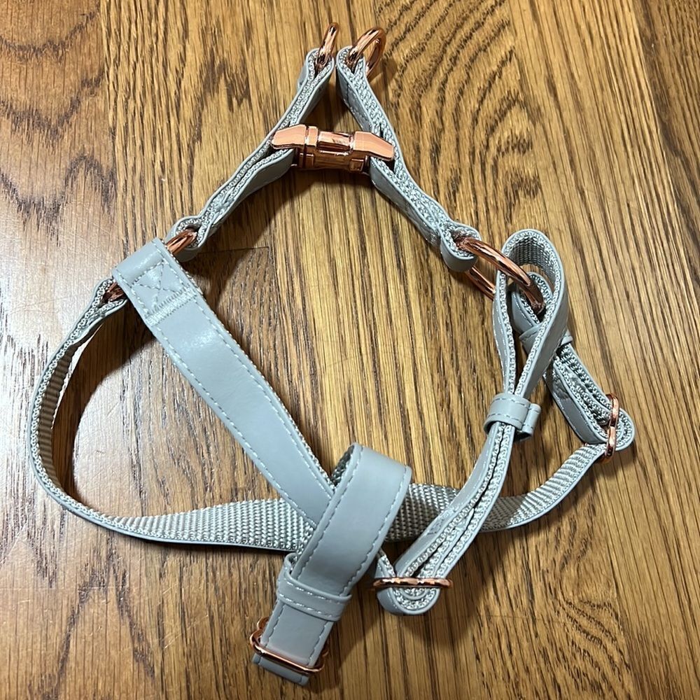 Soft Leather No Pull Dog Harness Gray/ Rose Gold Medium New!